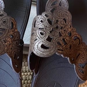 Fitflop Flora leather toe post wedge sandal